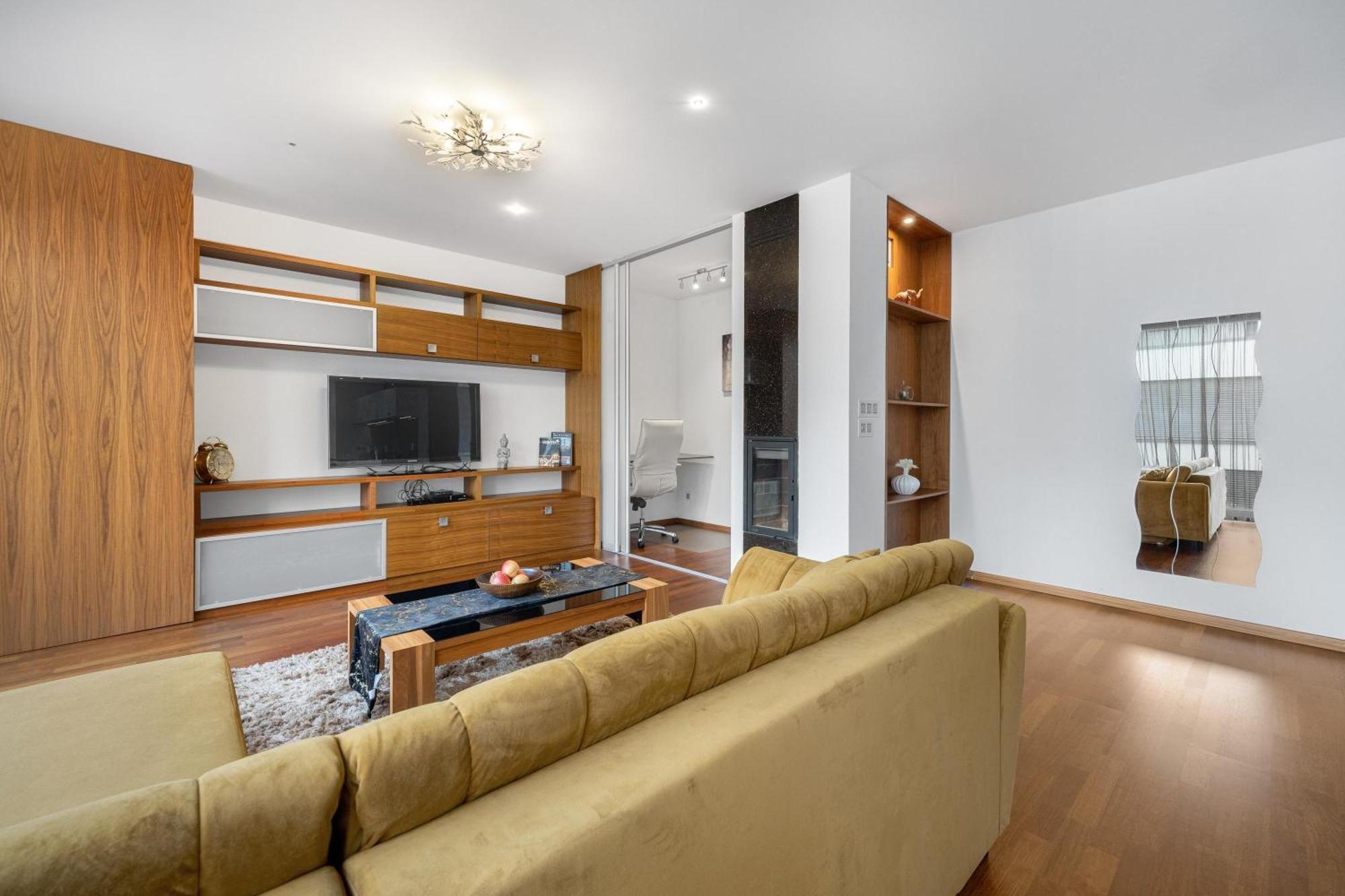 Revon Business Apartment 50 Dunajska บราติสลาวา ภายนอก รูปภาพ
