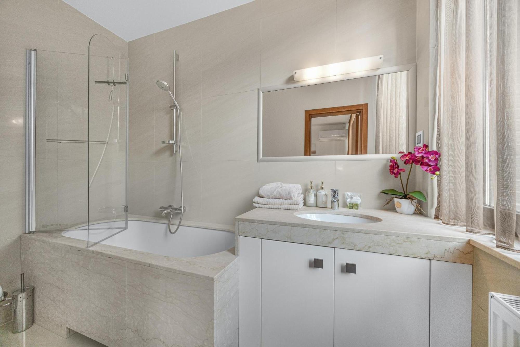 Revon Business Apartment 50 Dunajska บราติสลาวา ภายนอก รูปภาพ